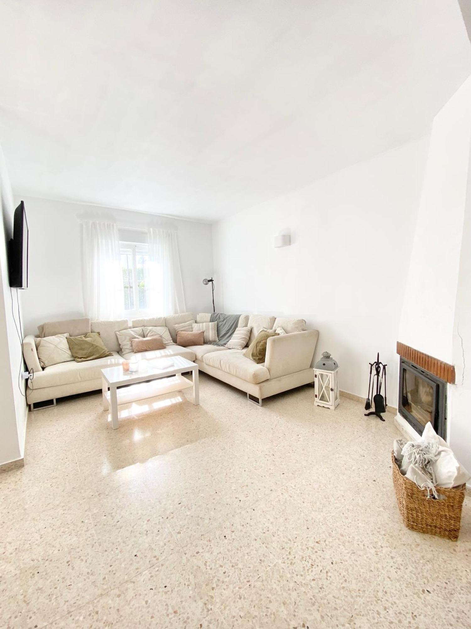 Townhouse W/Sea View & Garden Villa เอสเตโปนา ภายนอก รูปภาพ